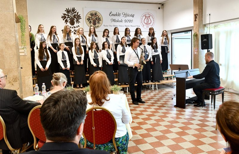 2026.05.128-eneklo-ifjusag27-scaled-fazekas-bujdos-tibor